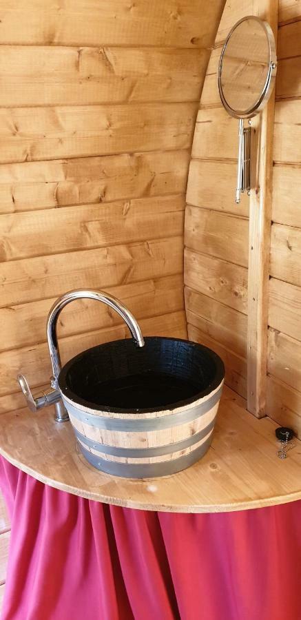 ホテル Les Tonneaux Bourguignons Du Carre Saint Pierre Marey-les-Fussey エクステリア 写真